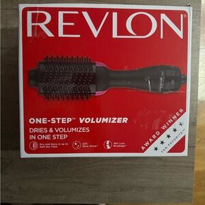 Revlon One-Step Volumizer in Black and Pink